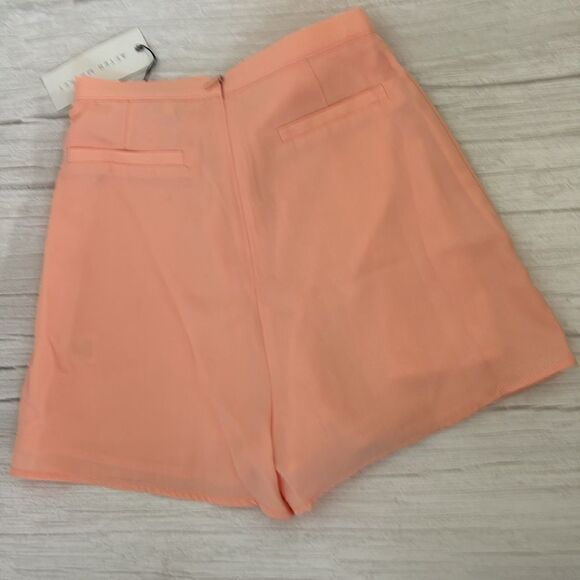 After Market Pleated Shorts New - Picture 2 of 6